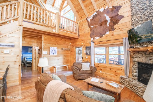 2017 Smoky Cove Rd, Sevierville, TN 37876