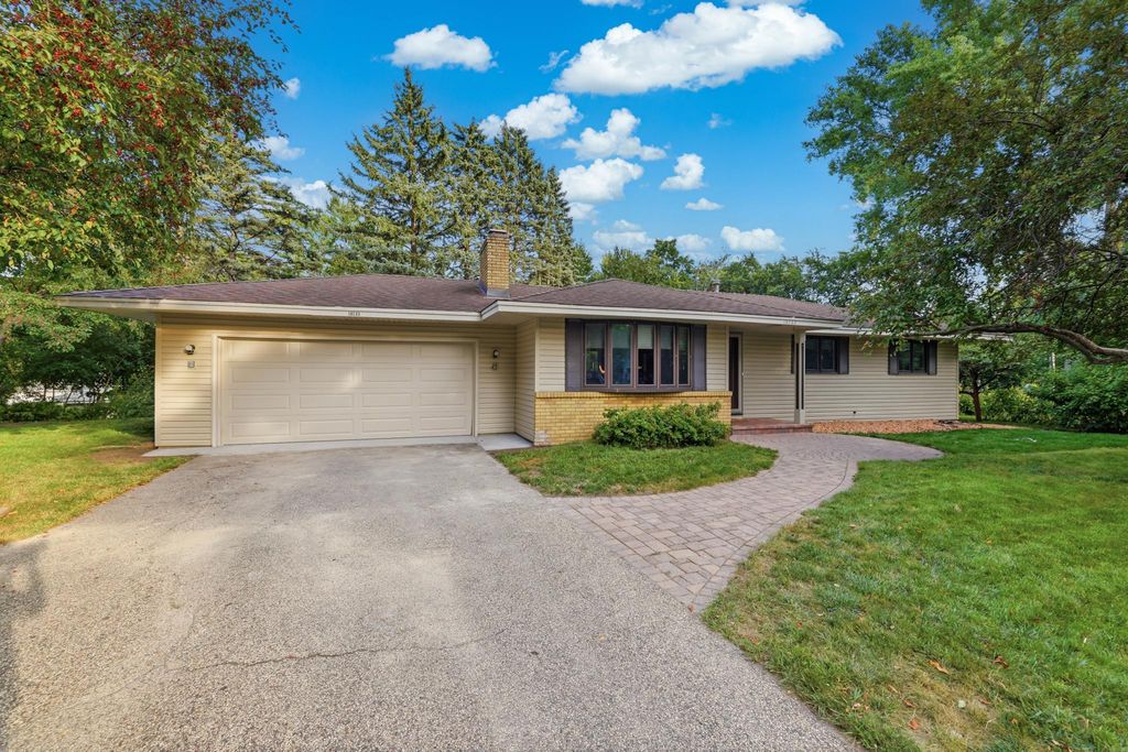 10133 Johnson Circle, Bloomington, MN 55437 — exterior