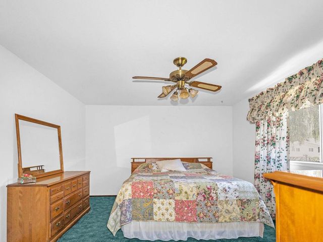 1700 Carignane Way, Escalon, CA 95320