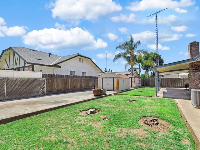 1700 Carignane Way, Escalon, CA 95320