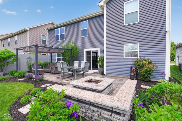 651 Farnham Drive, Westfield, IN 46074