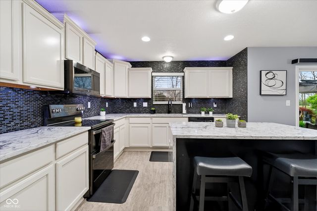 651 Farnham Drive, Westfield, IN 46074