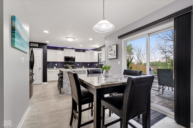 651 Farnham Drive, Westfield, IN 46074