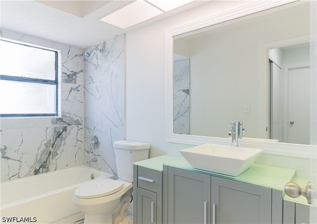 107 Blue Ridge DR 21, Naples, FL 34112