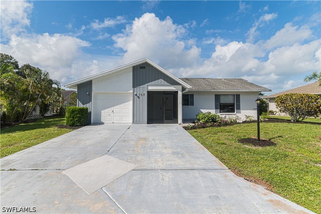 107 Blue Ridge DR 21, Naples, FL 34112
