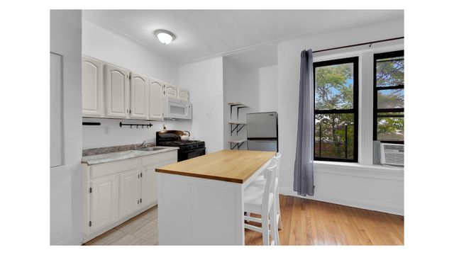 918 E 14TH Street F3, New York City, NY 11230