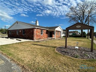 101 E 17th Street, Genoa, OH 43430