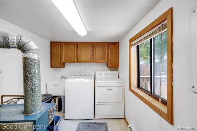 28276 Ginley Street, Roseville, MI 48066