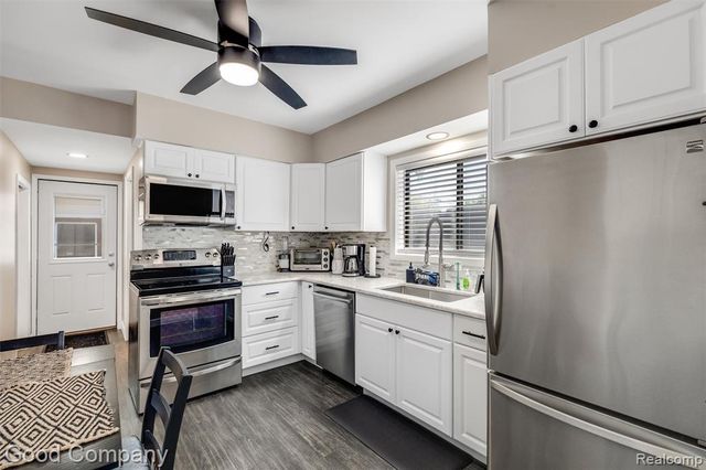 28276 Ginley Street, Roseville, MI 48066