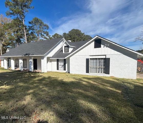 5144 Brookleigh Drive, Byram, MS 39272