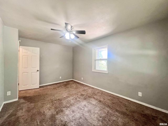 2412 W 3RD Street, Coal Valley, IL 61240