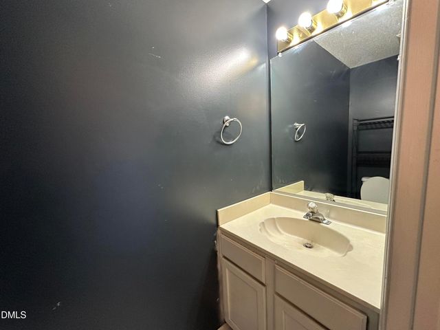 108 E Chalfont Way, Cary, NC 27513