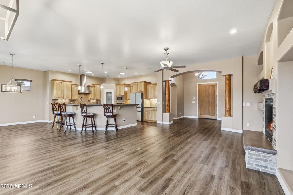 Image 10 of property listing at 422 BLOOMINGDALE Drive, Prescott, AZ 86301