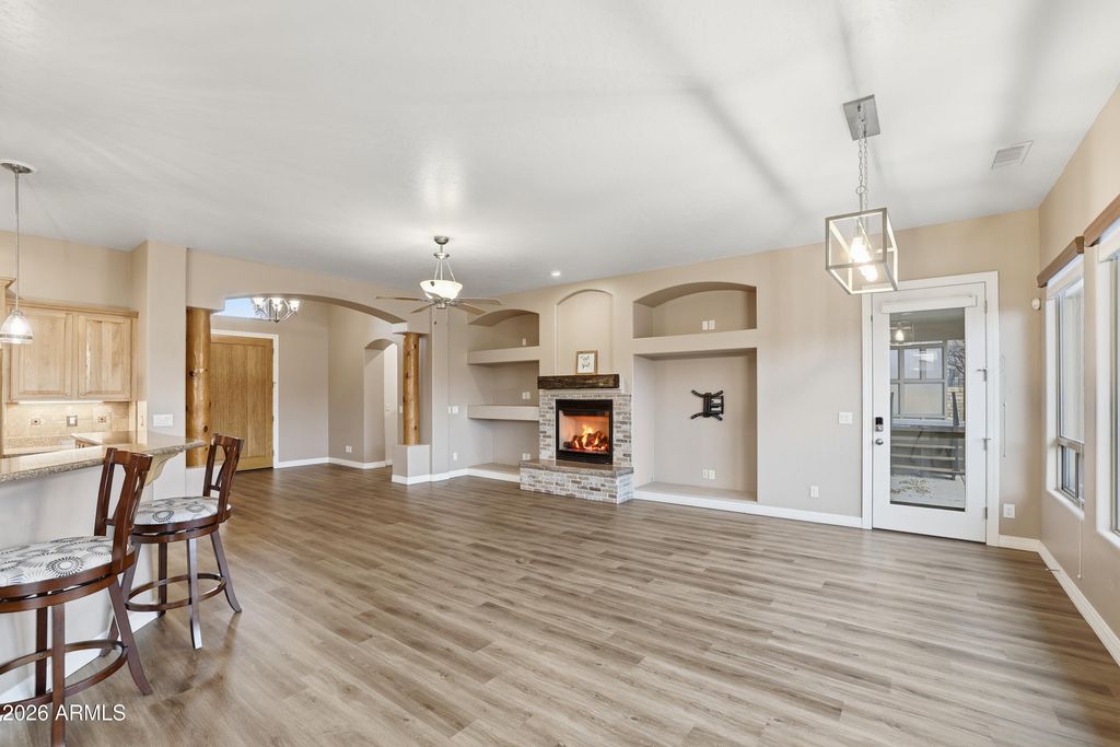 Image 11 of property listing at 422 BLOOMINGDALE Drive, Prescott, AZ 86301