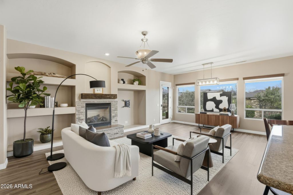 Image 7 of property listing at 422 BLOOMINGDALE Drive, Prescott, AZ 86301