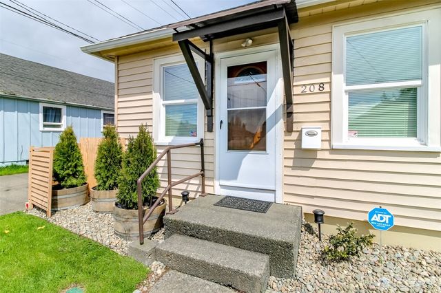 208 N Washington Street, Aberdeen, WA 98520