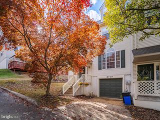 6710 CINNAMON DR, Philadelphia, PA 19128