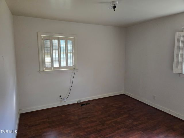 1606 Lester Harris Road, Johnson City, TN 37601