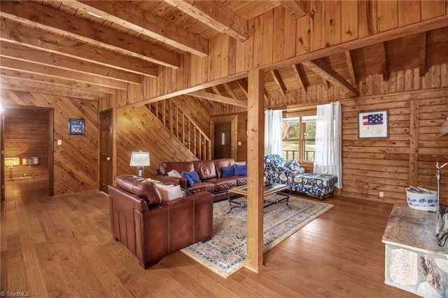 146 Brookdale Drive, Advance, NC 27006