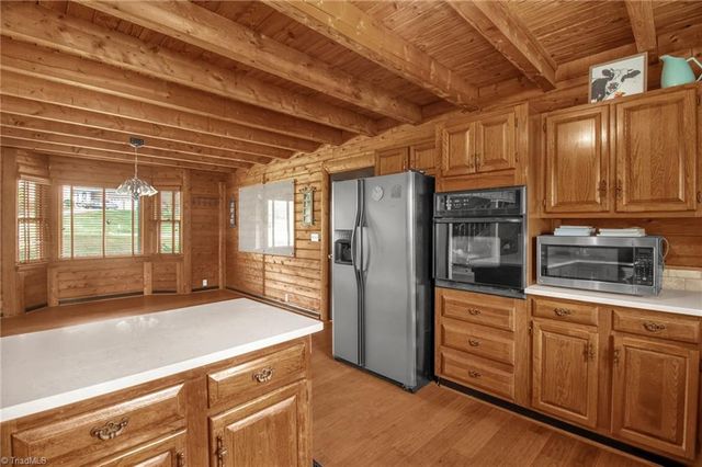 146 Brookdale Drive, Advance, NC 27006