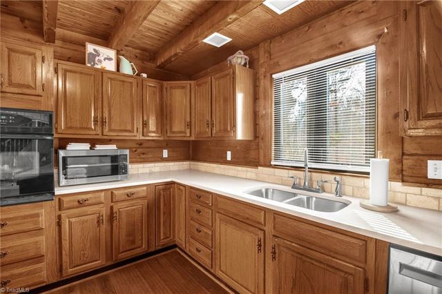 146 Brookdale Drive, Advance, NC 27006