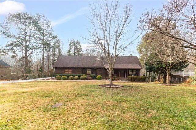 146 Brookdale Drive, Advance, NC 27006