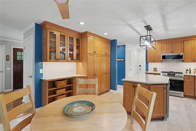 7668 Creekwood Lane, Victor, NY 14564