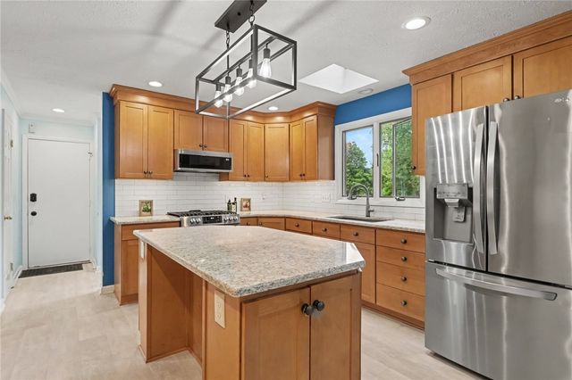 7668 Creekwood Lane, Victor, NY 14564