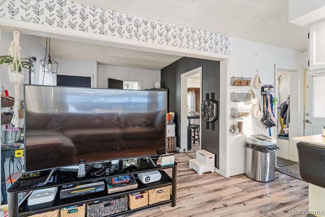 311 N Main Street, Webberville Village, MI 48892