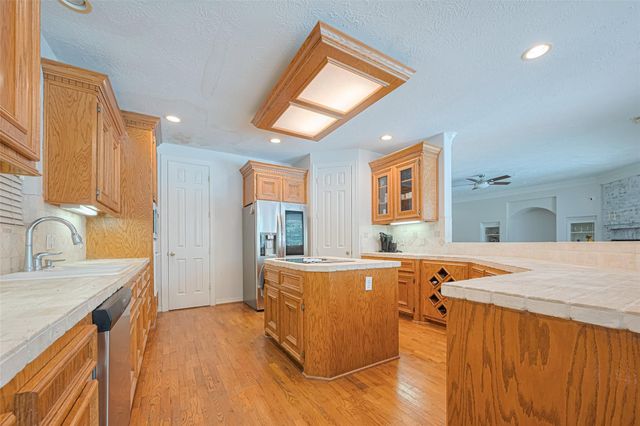 31630 Spinnaker Run, Magnolia, TX 77354