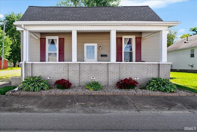 614 S 3Rd Street, Boonville, IN 47601