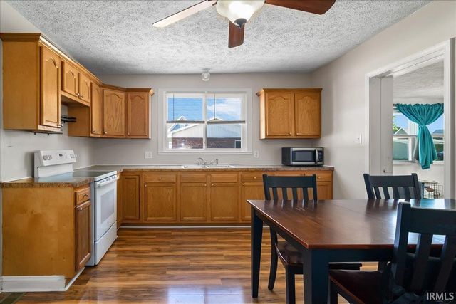 614 S 3Rd Street, Boonville, IN 47601