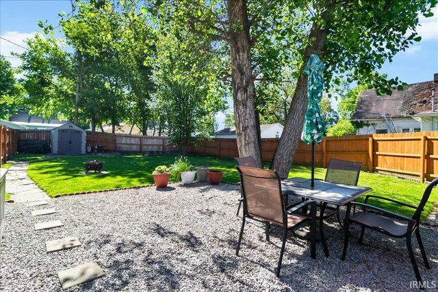 614 S 3Rd Street, Boonville, IN 47601