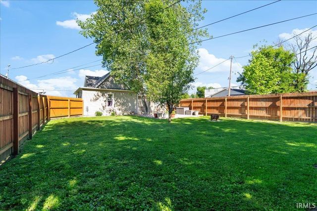614 S 3Rd Street, Boonville, IN 47601