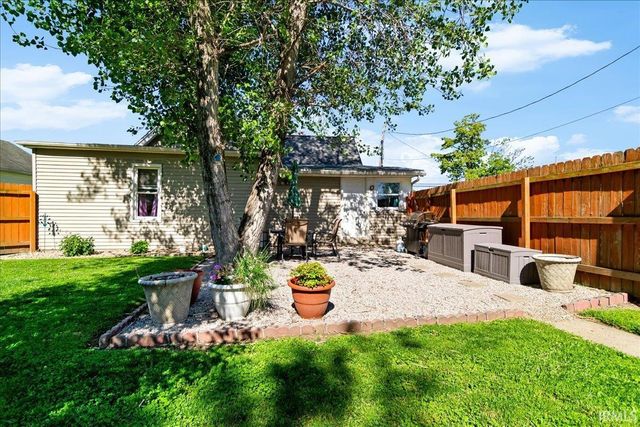 614 S 3Rd Street, Boonville, IN 47601