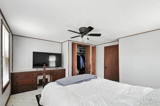 615 Roosevelt DRIVE, West Bend, WI 53090