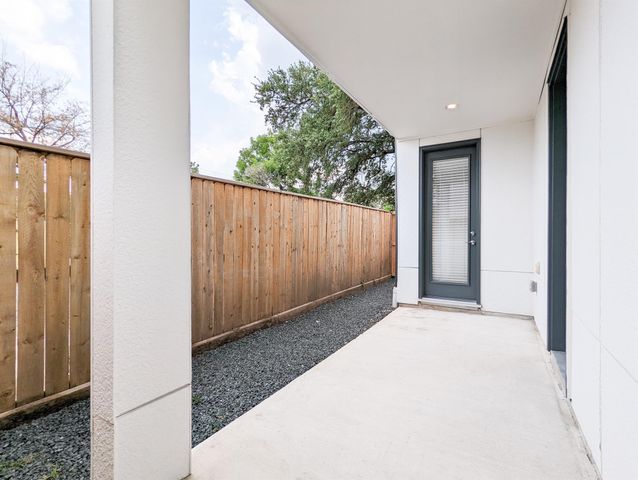2414 Canal Street E, Houston, TX 77003