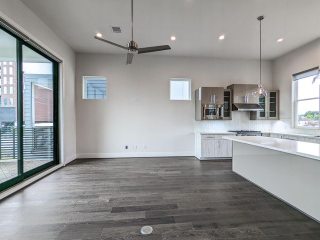 2414 Canal Street E, Houston, TX 77003