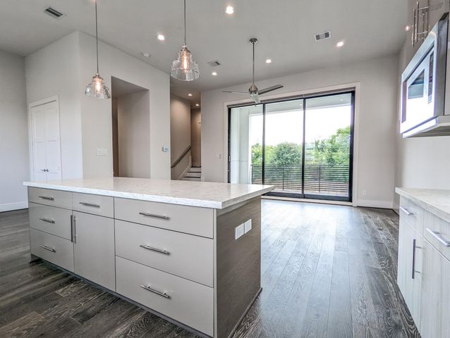 2414 Canal Street E, Houston, TX 77003