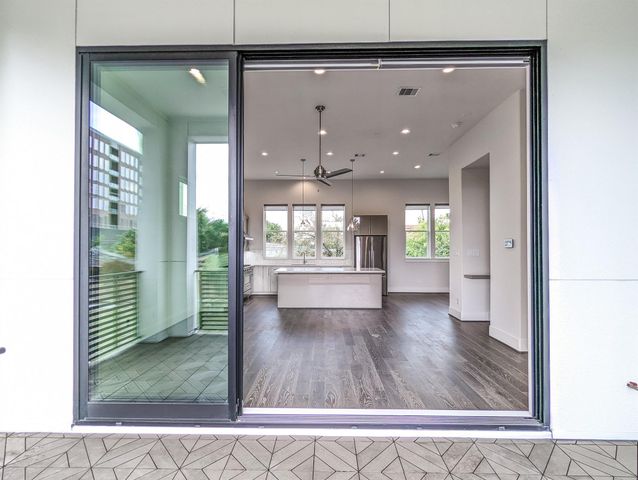 2414 Canal Street E, Houston, TX 77003