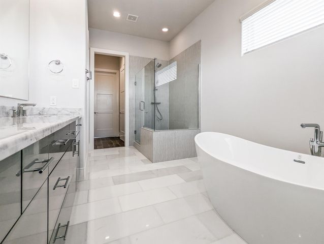 2414 Canal Street E, Houston, TX 77003