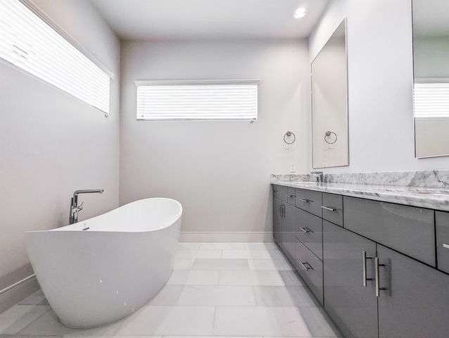 2414 Canal Street E, Houston, TX 77003