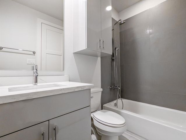 2414 Canal Street E, Houston, TX 77003