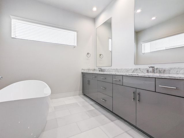2414 Canal Street E, Houston, TX 77003