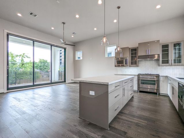 2414 Canal Street E, Houston, TX 77003