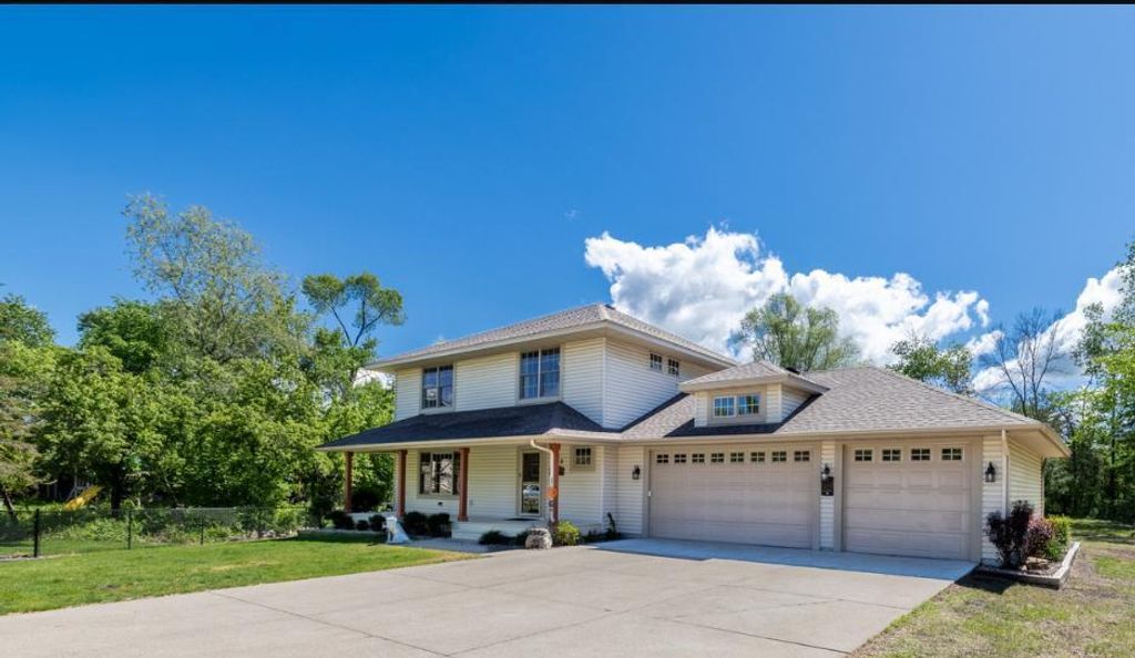 1615 Quasar Court S, Lakeland, MN 55043