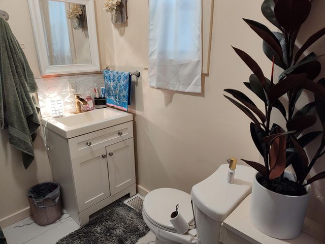 2214 Kenilworth Avenue, Kalamazoo, MI 49048