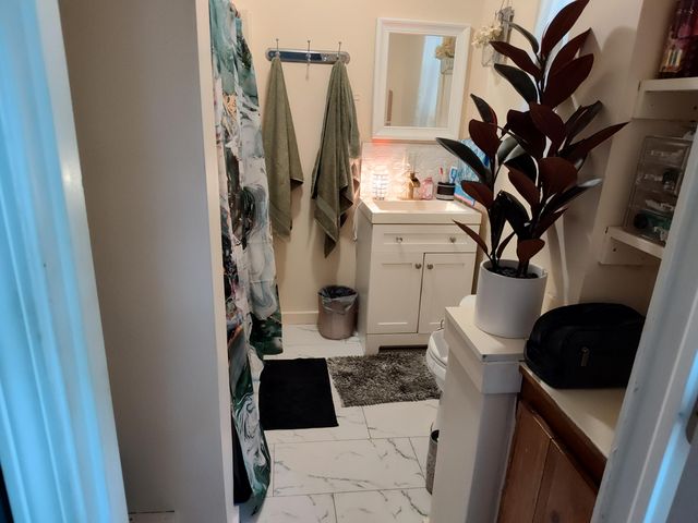 2214 Kenilworth Avenue, Kalamazoo, MI 49048