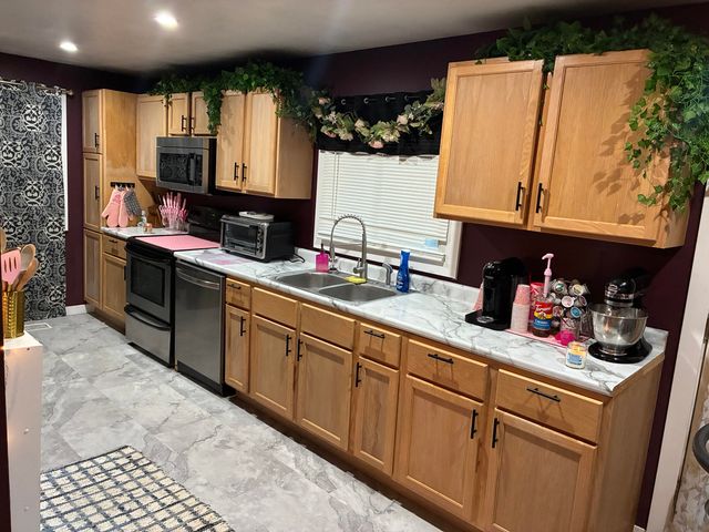 2214 Kenilworth Avenue, Kalamazoo, MI 49048