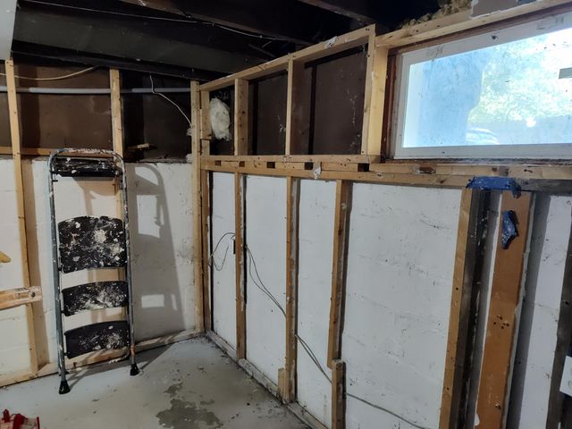 2214 Kenilworth Avenue, Kalamazoo, MI 49048